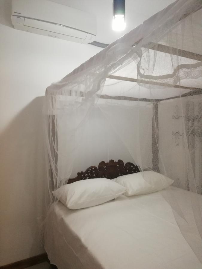 Air Port 5 Minutes Super Clean Upul Bed & Breakfast Negombo Eksteriør bilde
