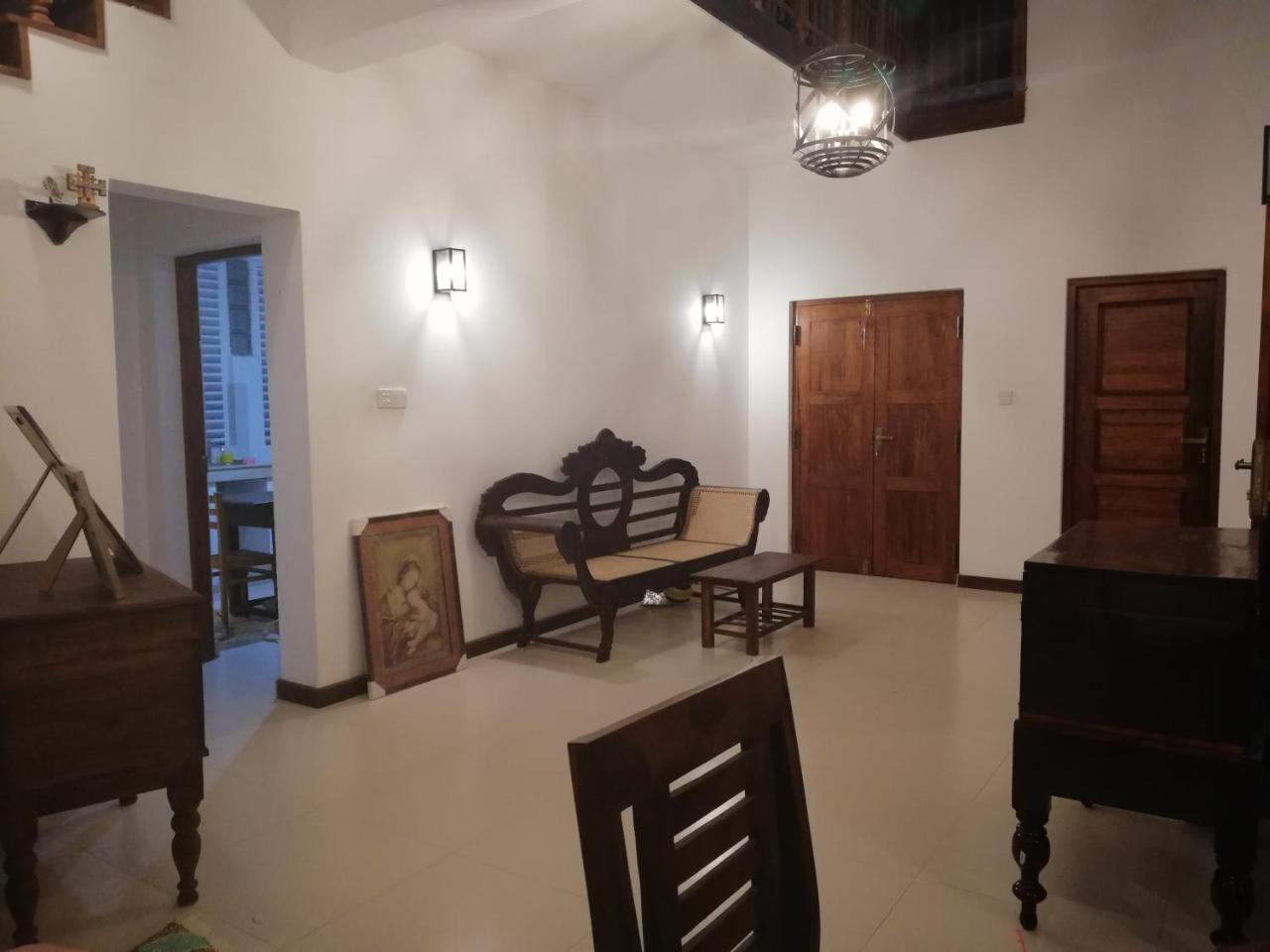 Air Port 5 Minutes Super Clean Upul Bed & Breakfast Negombo Eksteriør bilde