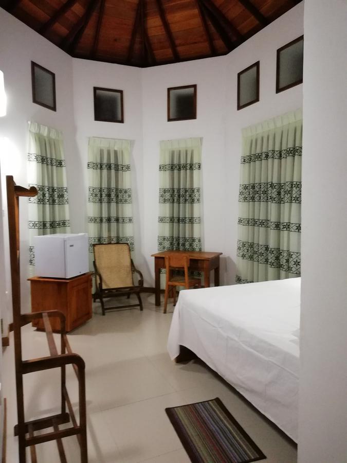 Air Port 5 Minutes Super Clean Upul Bed & Breakfast Negombo Eksteriør bilde