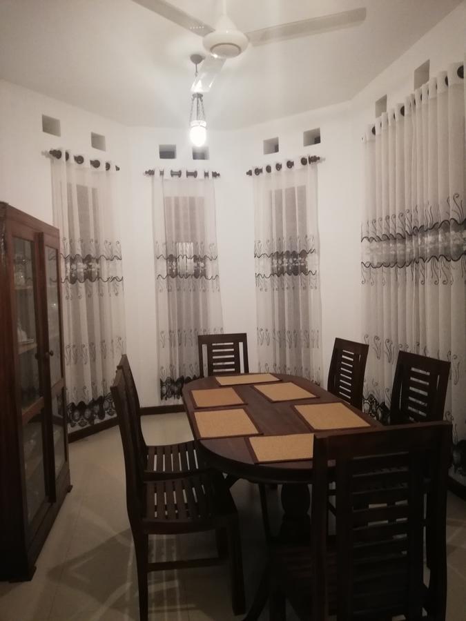 Air Port 5 Minutes Super Clean Upul Bed & Breakfast Negombo Eksteriør bilde