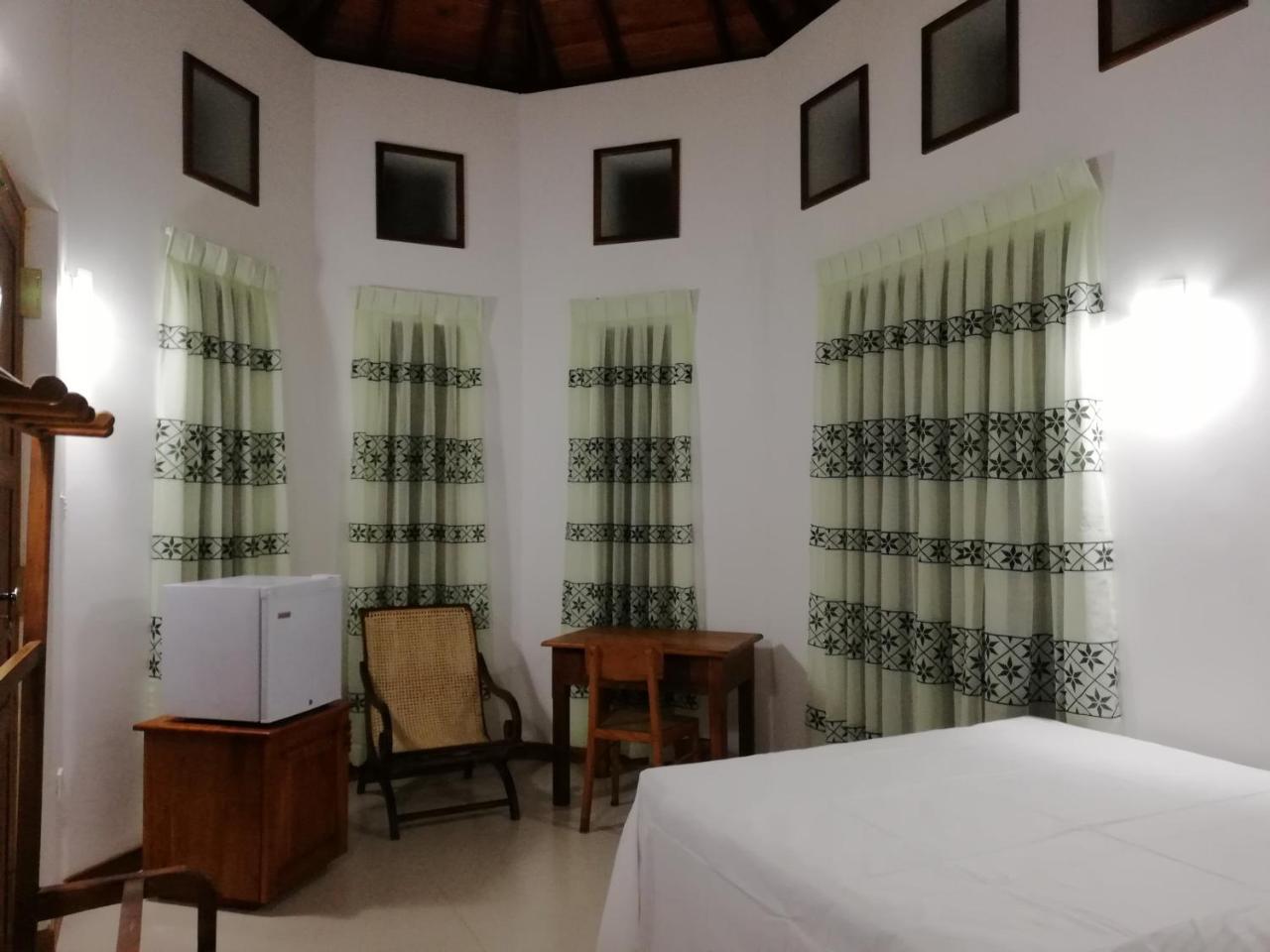 Air Port 5 Minutes Super Clean Upul Bed & Breakfast Negombo Eksteriør bilde