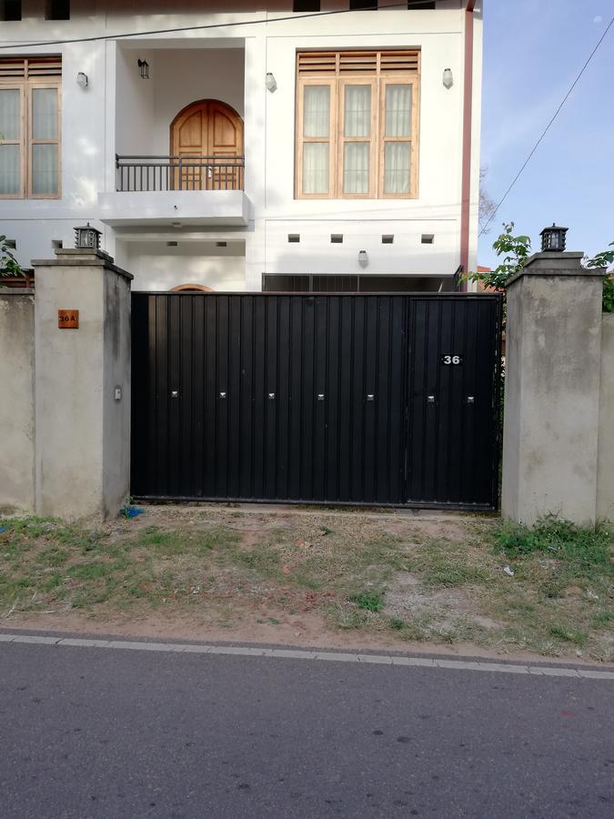 Air Port 5 Minutes Super Clean Upul Bed & Breakfast Negombo Eksteriør bilde