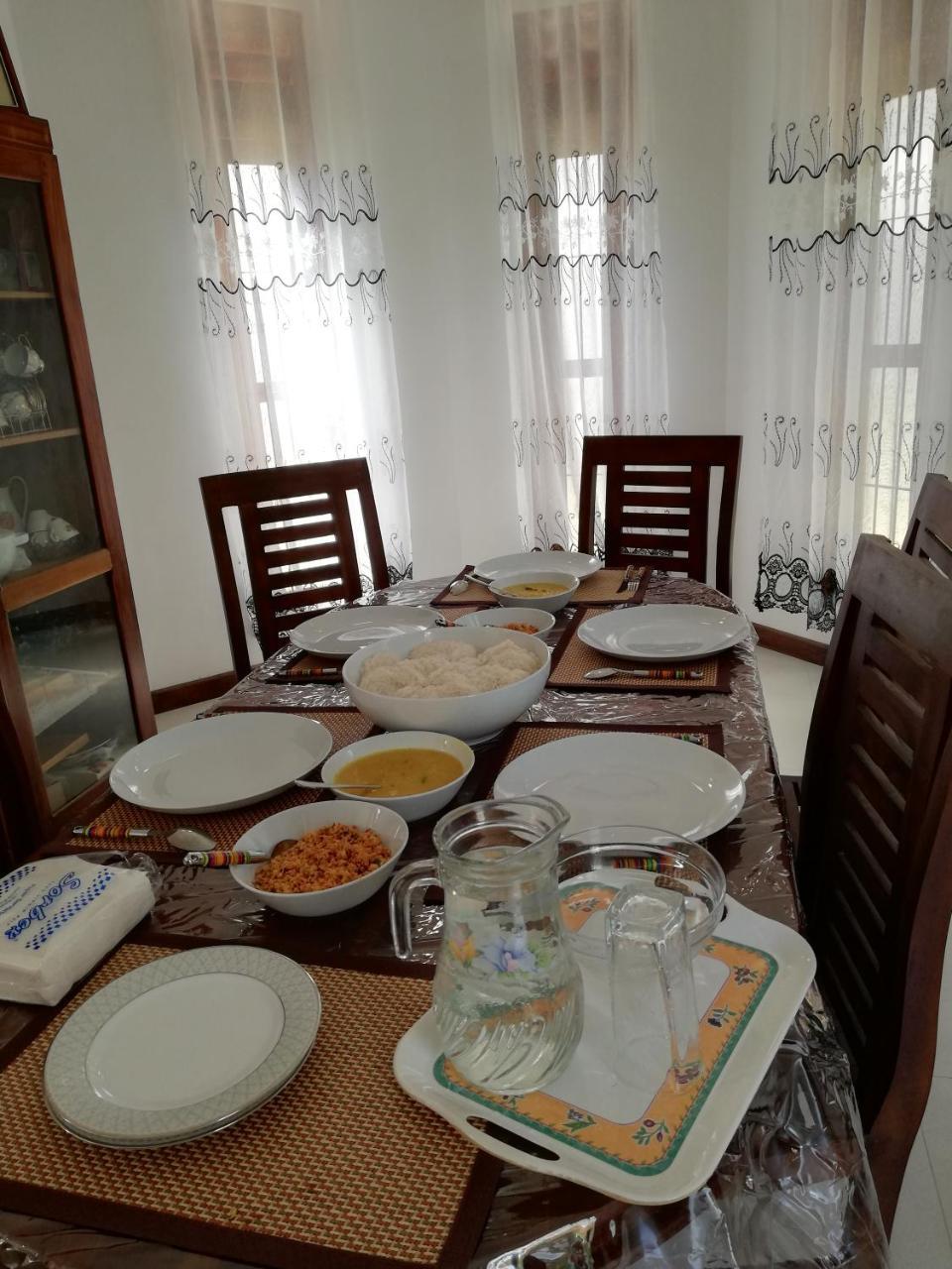 Air Port 5 Minutes Super Clean Upul Bed & Breakfast Negombo Eksteriør bilde