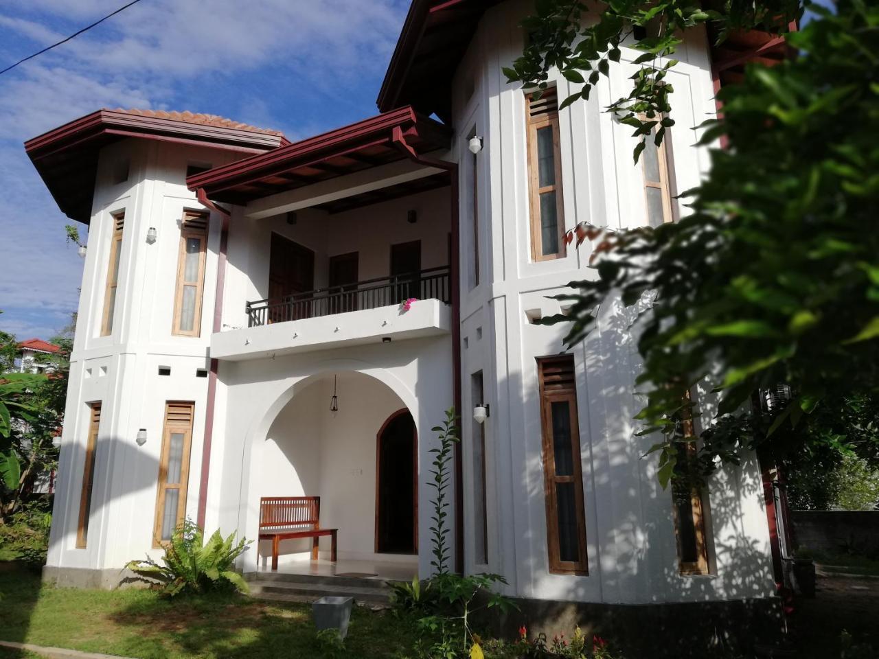 Air Port 5 Minutes Super Clean Upul Bed & Breakfast Negombo Eksteriør bilde